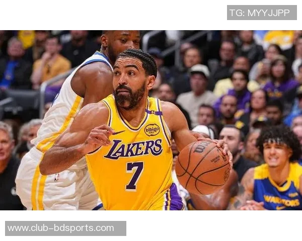 湖人末节进攻停滞不前文森特三分球引发太阳替补席狂欢