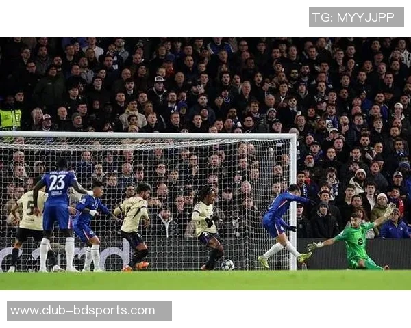 巴萨寻求孔德替补目标锁定28岁多特后卫莱尔森