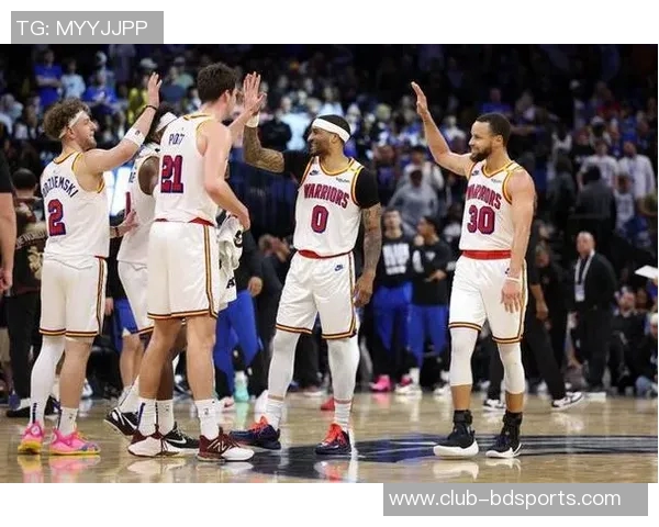 长线培养收获喜悦科尔四后卫阵容助力库里轻松赢得胜利 长线培养收获喜悦科尔四后卫阵容助力库里轻松赢得胜利